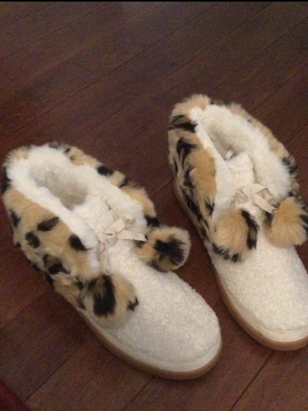 TOMS slipper shoes
